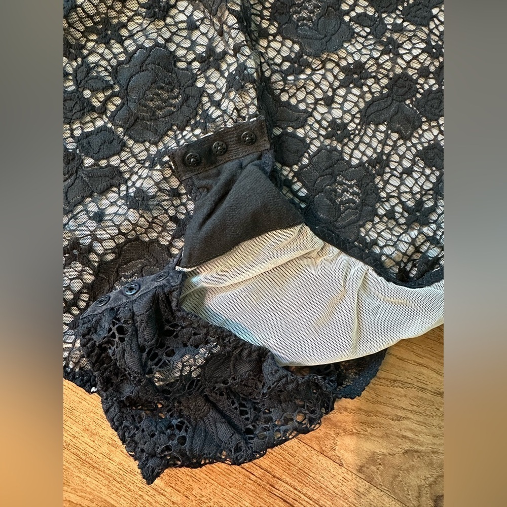 Victorias Secret Lace Semi Sheer/Sheer Body Suit with Flutter Sleeves. Large - Picture 5 of 8